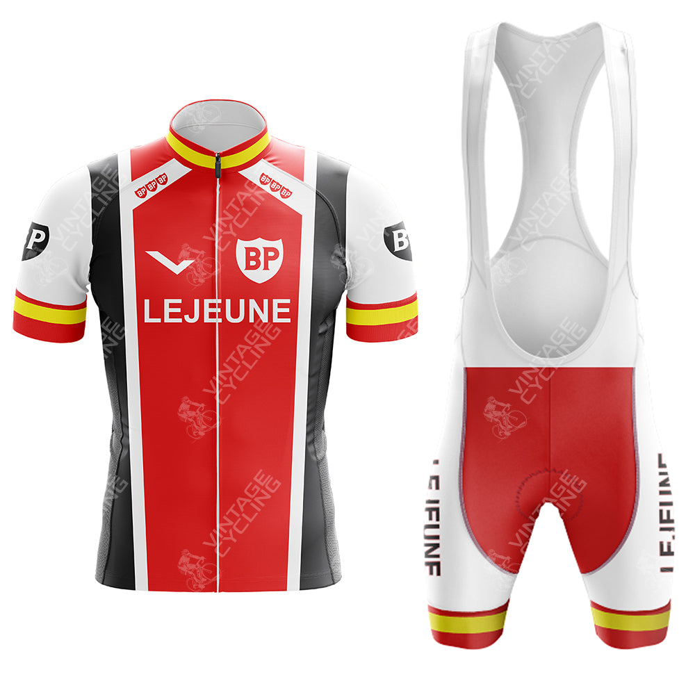 Vintage cycling enthusiasts will love the LEROUX Green Retro Short Sleeve Cycling Set featuring a short sleeve jersey and bib shorts, showcasing a stylish green color scheme and classic design elements.