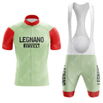 This La Vie Claire Pink Retro cycling set features a vibrant pink short-sleeve jersey with prominent La Vie Claire logos. The matching bib shorts are accented in pink and proudly display the La Vie Claire logo.