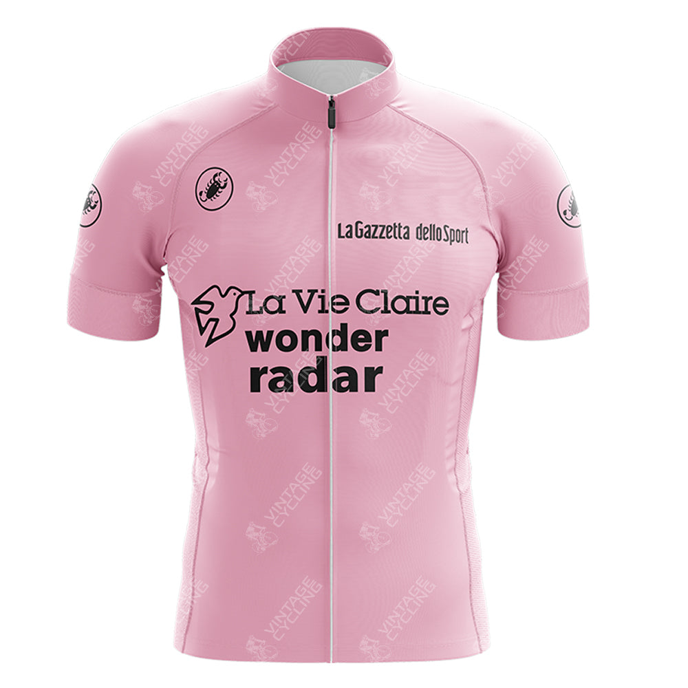 The pink Wonder Radar La Vie Claire Retro Short Sleeve Cycling Set displays logos like La Vie Claire, wonder, and radar. With shoulder logos and a full front zipper, its perfect for any cycling collection.