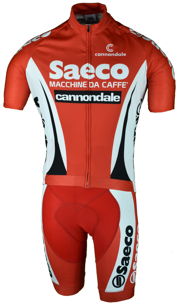 The Saeco Cannondale Retro Cycling Jersey Set, in red and white, features sponsorship logos including Saeco Cannondale and Macchine da Caffè, a zip-up front for convenience, and an aerodynamic fit for road performance.